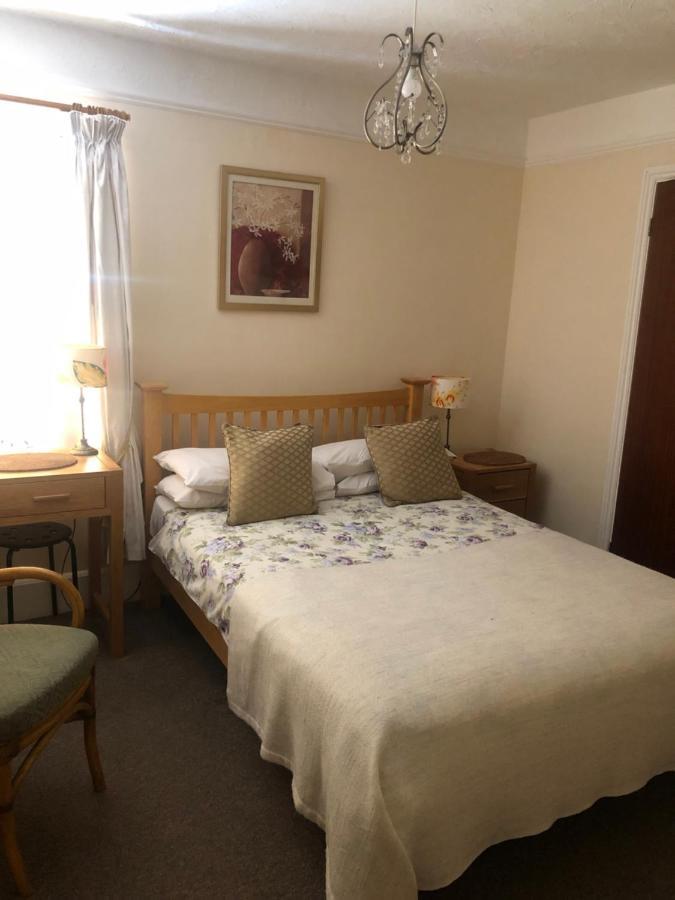 Auplands En-Suite Rooms リミントン エクステリア 写真