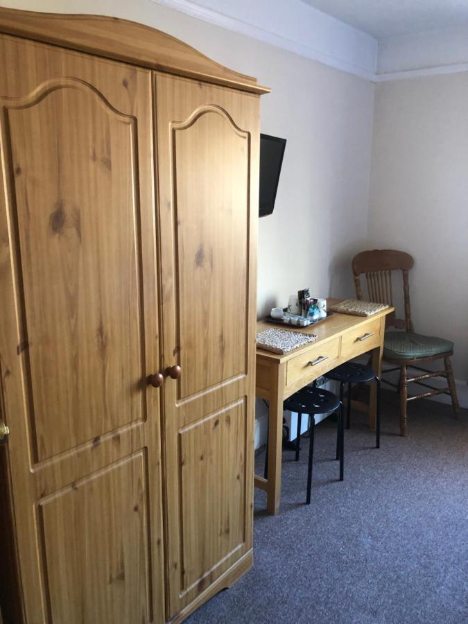 Auplands En-Suite Rooms リミントン エクステリア 写真